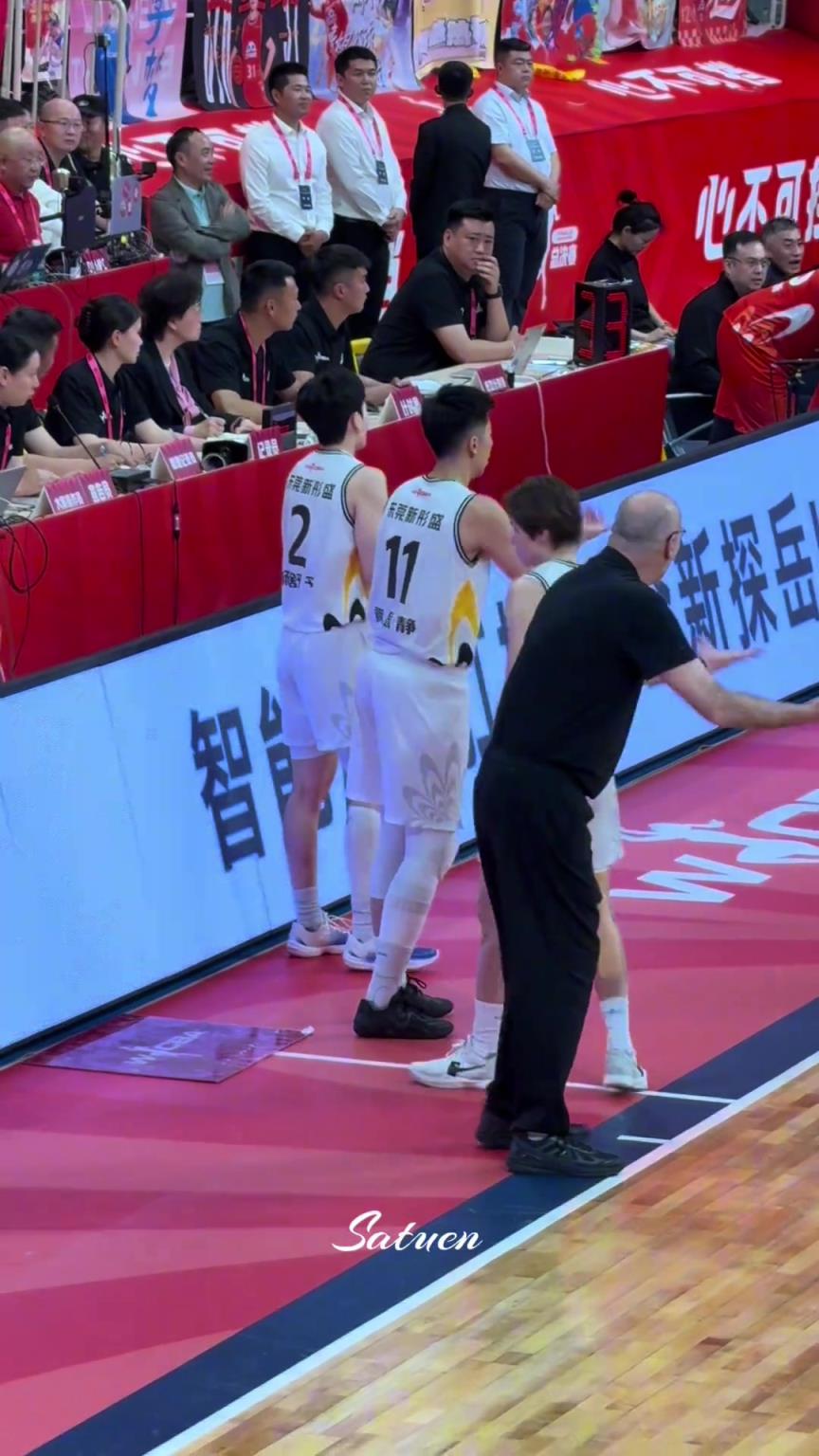 無(wú)奈的一家三口！絕望的教練，氣瘋了的皮總！