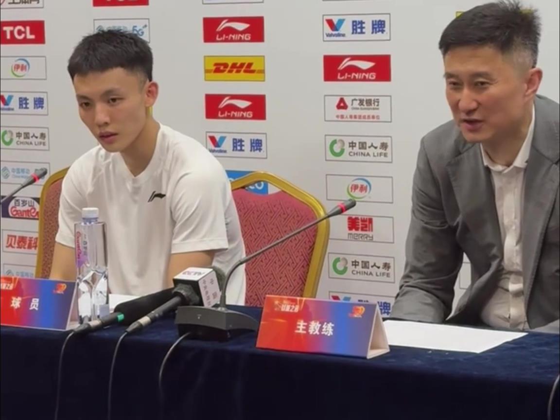 這是能說(shuō)的嗎徐杰：杜指導(dǎo)賽前說(shuō)了，這場(chǎng)球就是打架和摔跤！