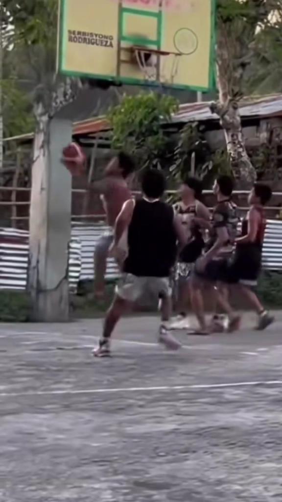 我都準(zhǔn)備好嘲笑他了，結(jié)果被他帥到了